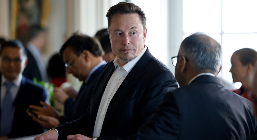 Мъск наложи нови ограничения на четенията на публикациите в Twitter