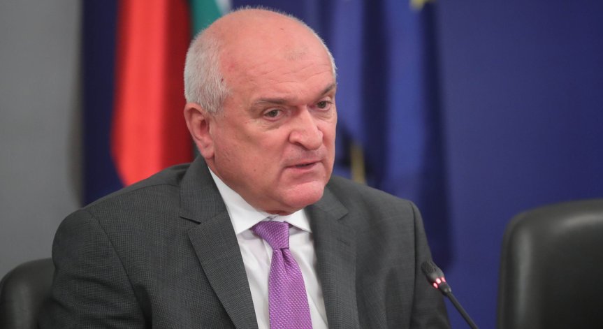 Главчев разпореди проверка за смяната на директора на ЦРЧР.