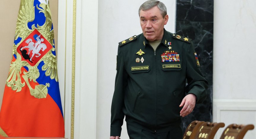 Украйна обвини Валери Герасимов във военни престъпления срещу цивилни