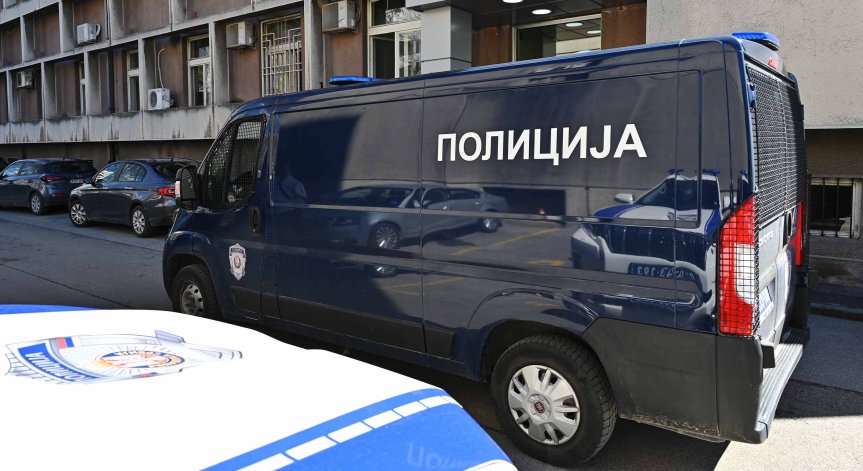 Арестуваха две българки за серия кражби в Сърбия