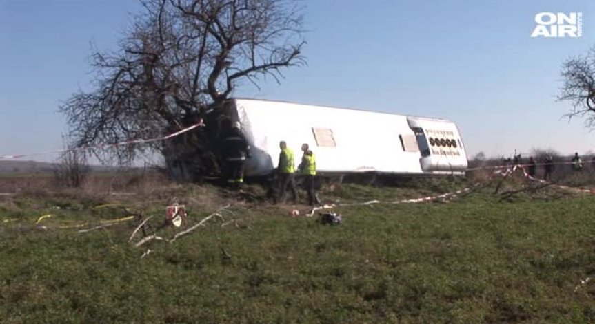 Двама загинаха при тежка катастрофа край Сливен