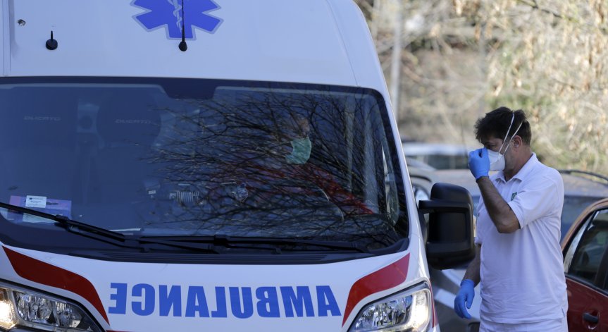 Токов удар уби две момиченца в банята, докато майка им ги къпе