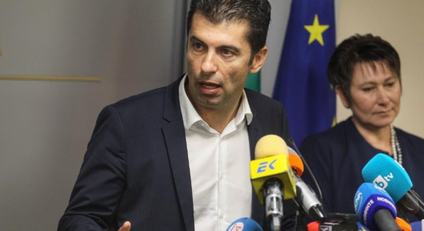 КС заседава заради двойното гражданство на Кирил Петков