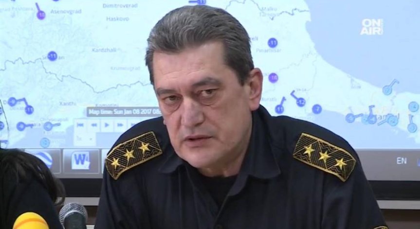 Армията се включва в усилията за възстановяването на тока в 90 населени места