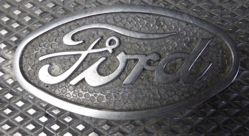 Ford изтегля 322 000 автомобила от европейския пазар