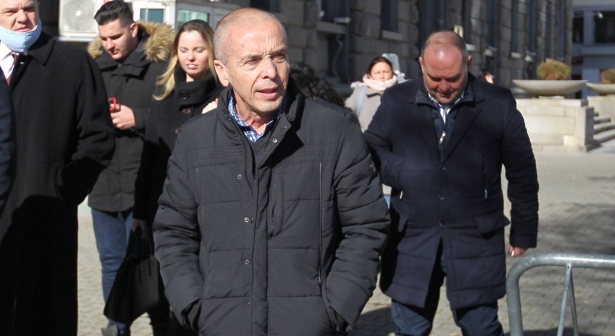 Прокуратурата се зае с доц. Мангъров след думите му за починалите ваксинирани