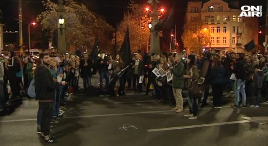 Майките с нов протест, оприличиха Валери Симеонов на Хитлер