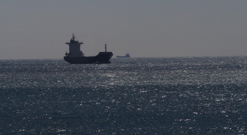 Спасиха 10 моряци край Варна от потъващ кораб