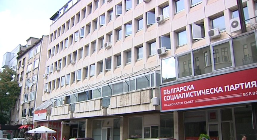 Станишев не коментира оставката на правителството