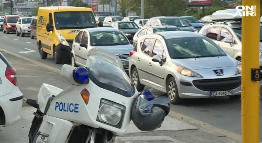 Над 400 ТИР-а чакат второ денонощие на турския граничен пункт 