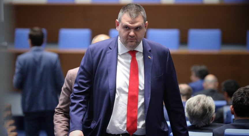 Пеевски: Кирил Петков може да бъде булка само на Борисов, като сладък пудел е