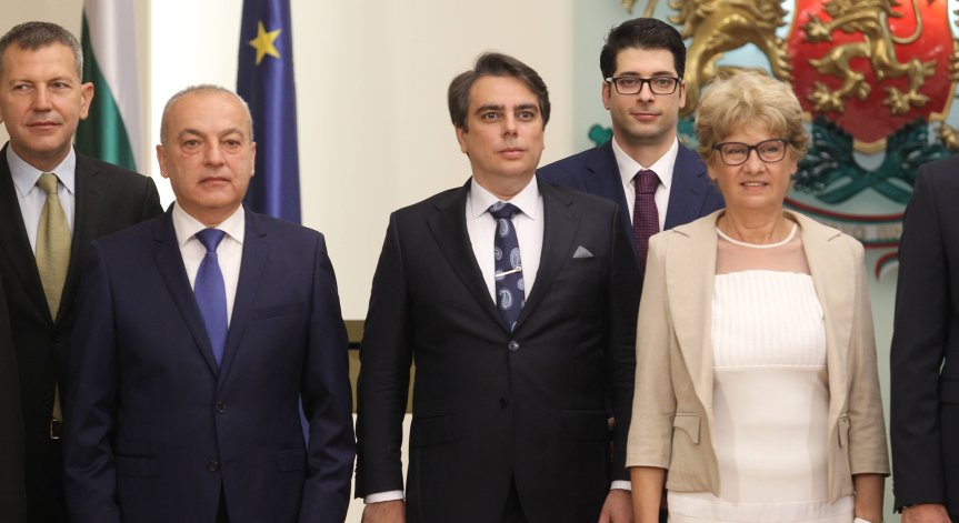 Асен Василев: Касова наличност за милиарди по фирмите е захранвала корупцията