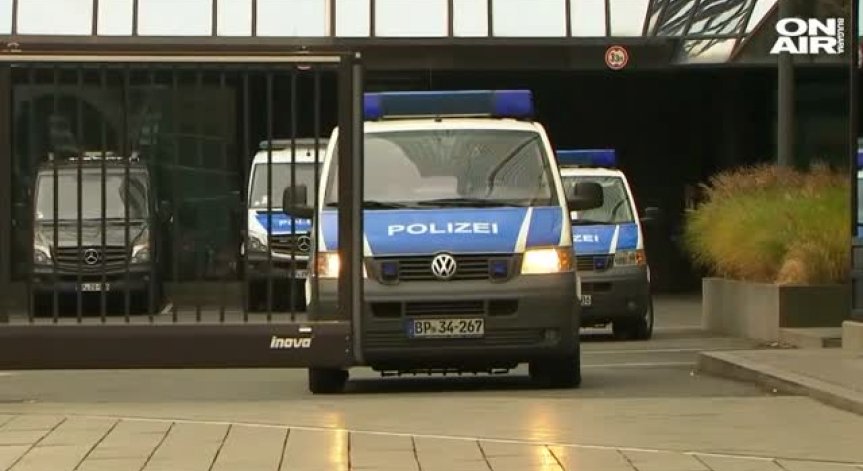 Проверяват служители на 