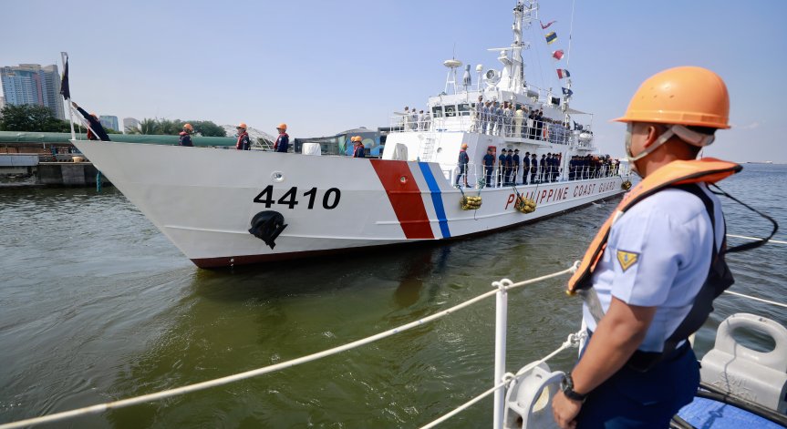 Mобилизирани са служители по опазване на морската среда.