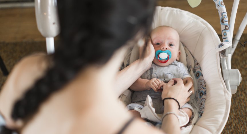 Как да изберем най-подходящия бебешки шезлонг за дома?