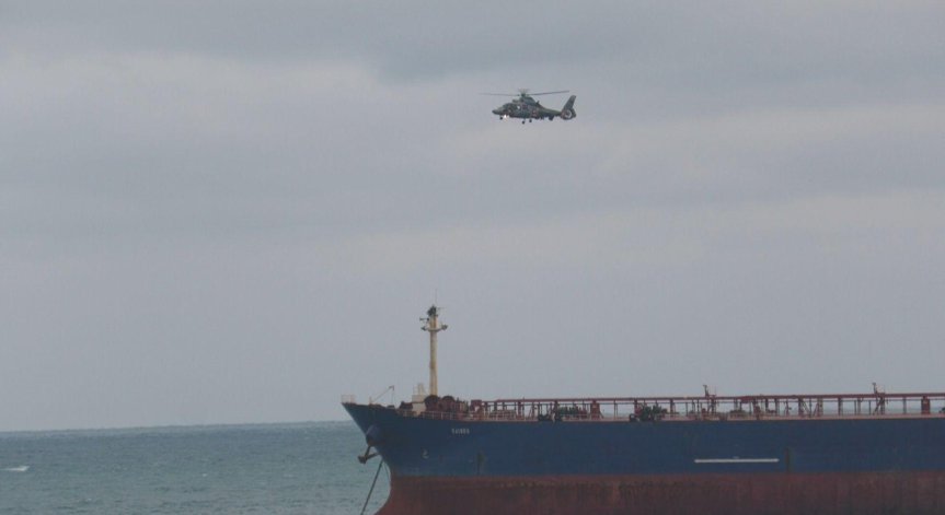 Евакуираха с хеликоптер моряци от бедстващия кораб Kairos край Ахтопол