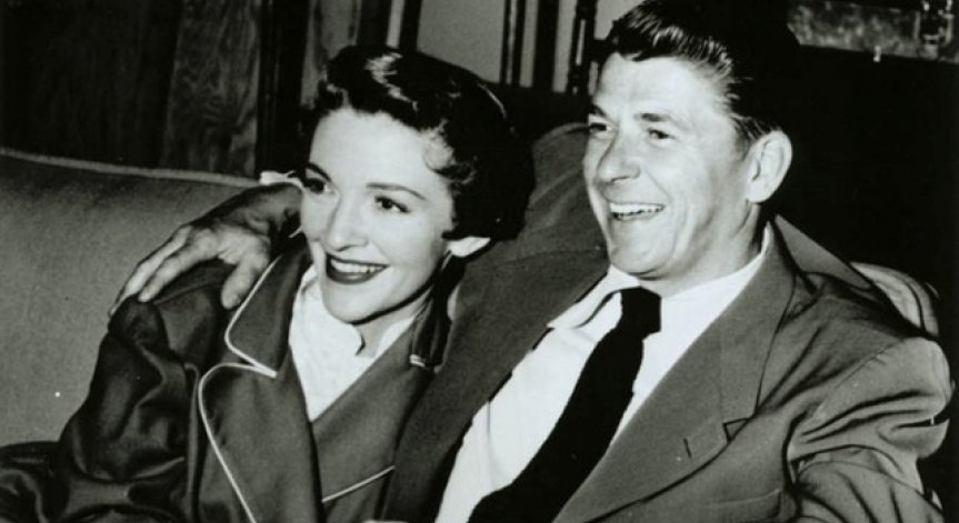 Продадоха на търг парче от Берлинската стена с подписа на Рейгън за $277 500