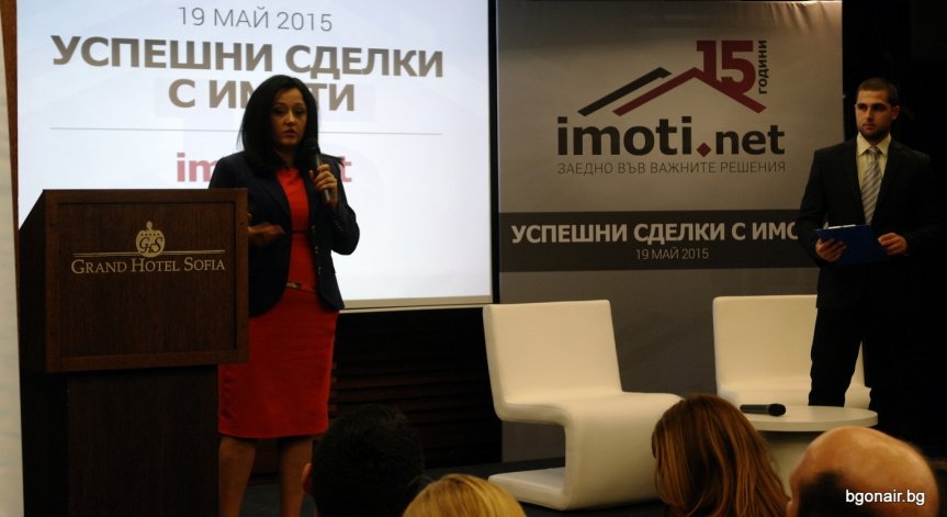 Министър Павлова: През есента ще са готови първите санирани сгради