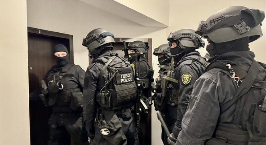 ГДБОП разби международна мрежа за трафик на мигранти през България