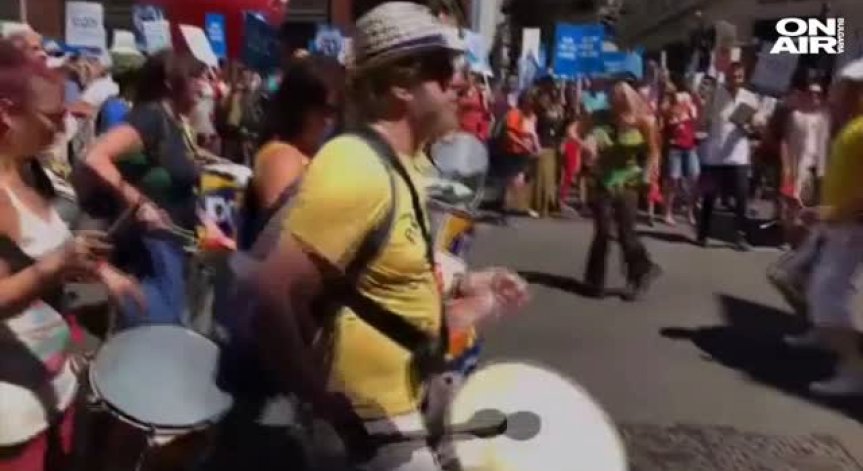 В Лондон: Хиляди на на протест в защита на общественото здравеопазване