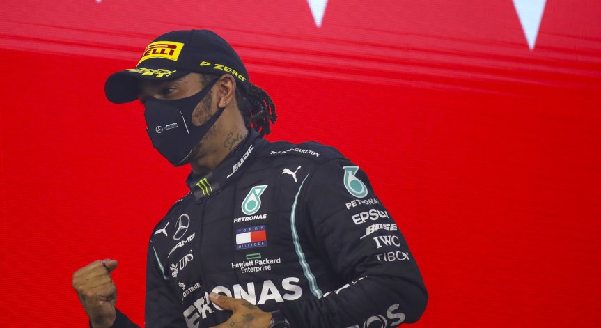 Люис Хамилтън е спортна личност на годината на Би Би Си