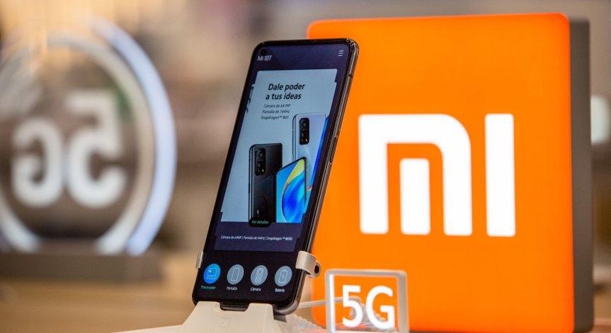 Xiaomi пуска огъващи се смартфони в надпреварата със Samsung