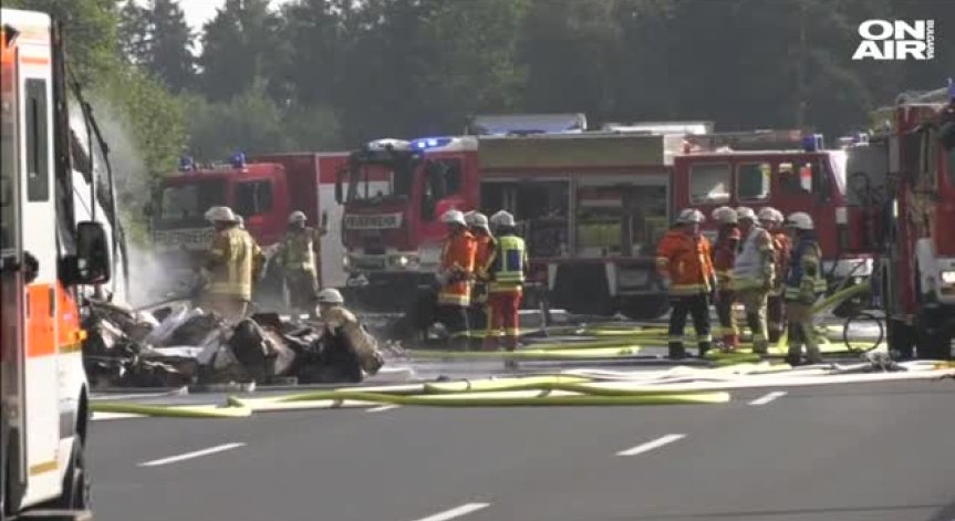 31 ранени и 17 в неизвестност след сблъсък между автобус и камион в Германия 