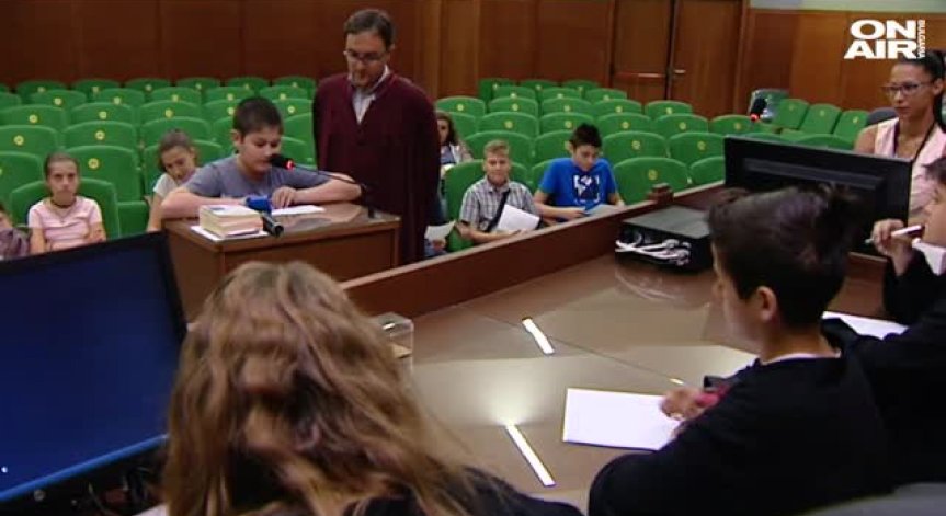 Детски съд реши да освободи деветокласник, хванат с наркотици