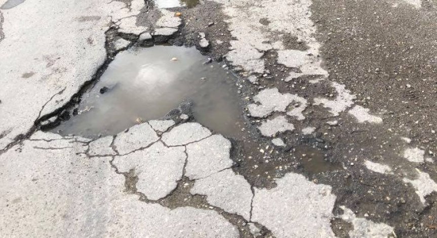 Разбити улици, тротоари - наложителен е спешен ремонт