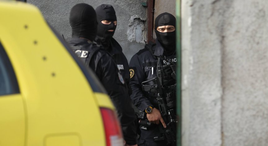 Полицията в Лом задържа наркопласьор