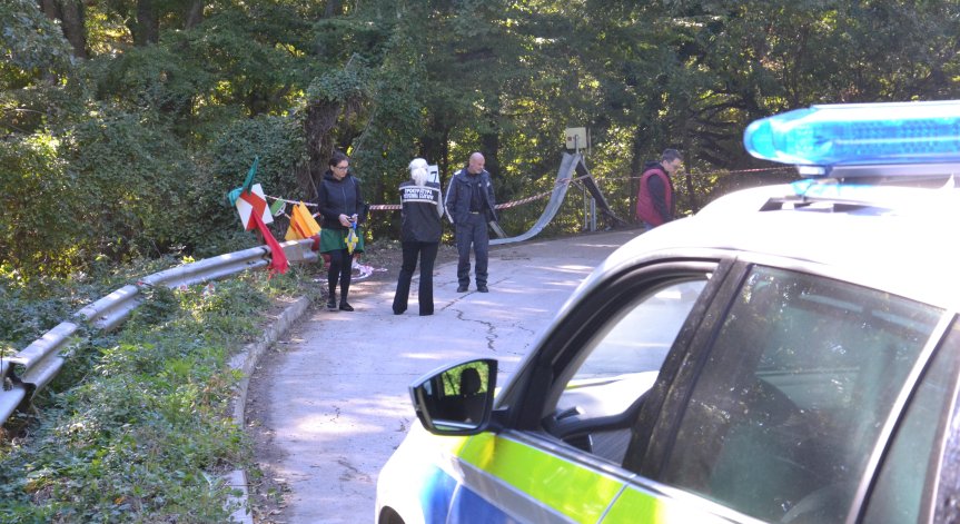 Самотна майка е тежко пострадалата от ралито край Варна