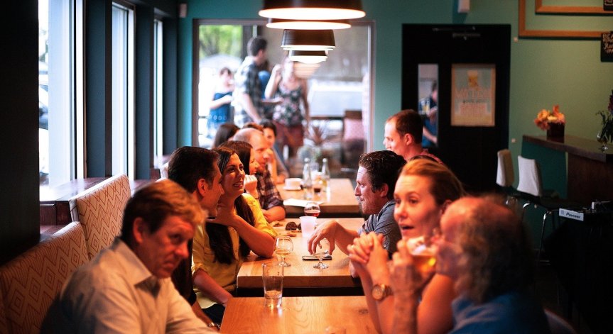 Великобритания поема 50% от сметките на клиентите в ресторантите