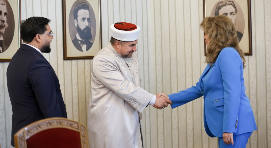 Йотова: Разбирателството между религиите у нас спира навлизането на радикални идеи