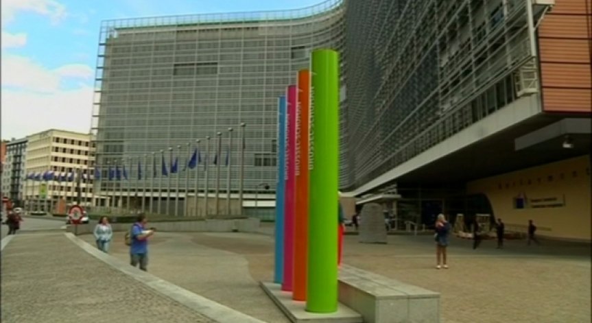 Перспективите пред европейската икономика се подобряват, отчитат от ЕК