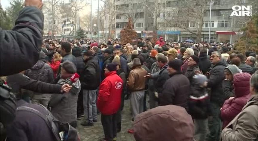 Нов текст за неизбежната отбрана е прибързан, твърдят юристи