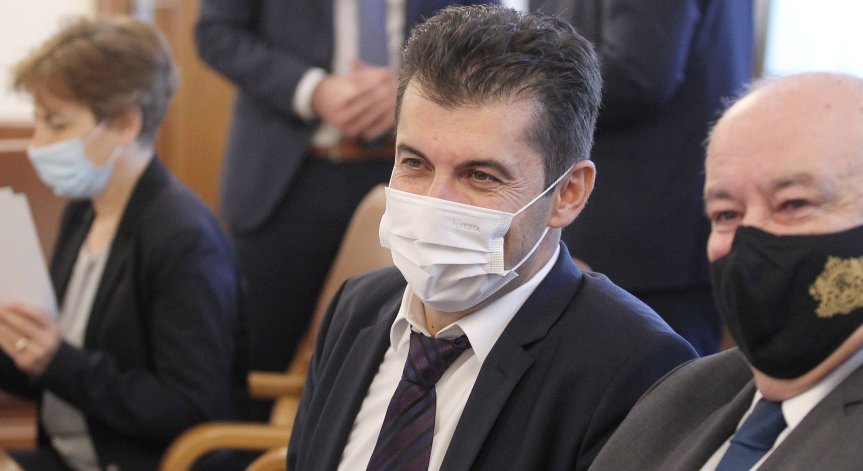 Кирил Петков иска оставките на 4-ма директори във ВМЗ Сопот