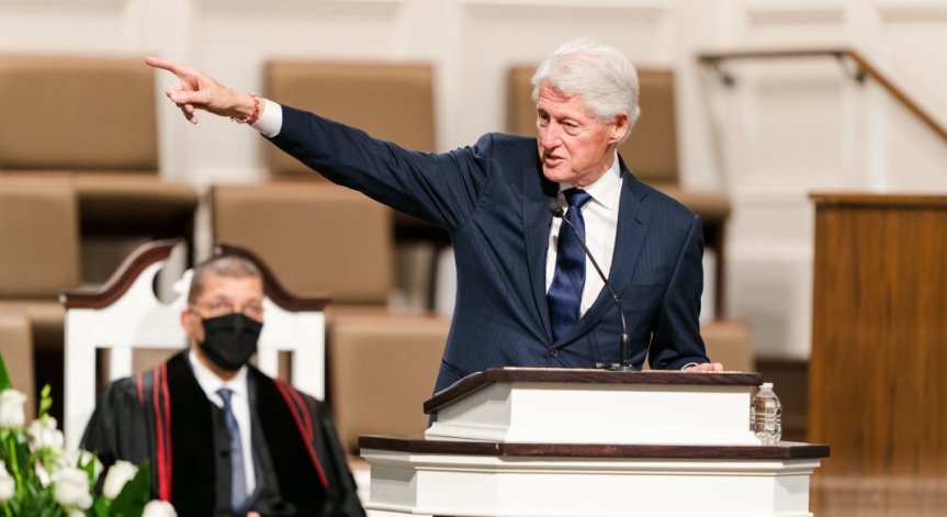 Изписват Бил Клинтън от болница