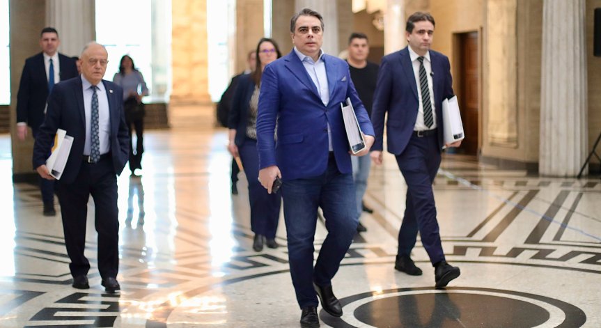Лидерска среща решава бъдещето на коалицията ПП-ДБ
