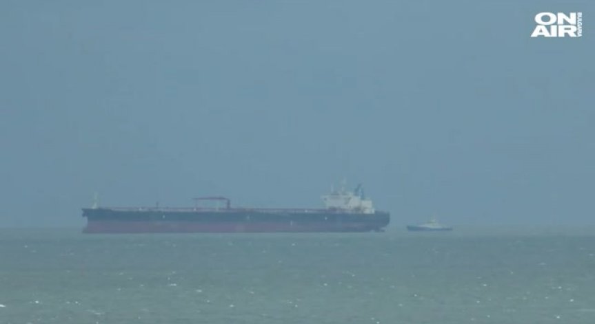 Инцидент с два танкера доведе до скок на петрола с 3%