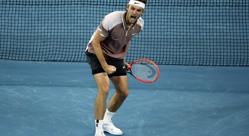 Фриц срази Циципас и отива на четвъртфиналите на Australian Open