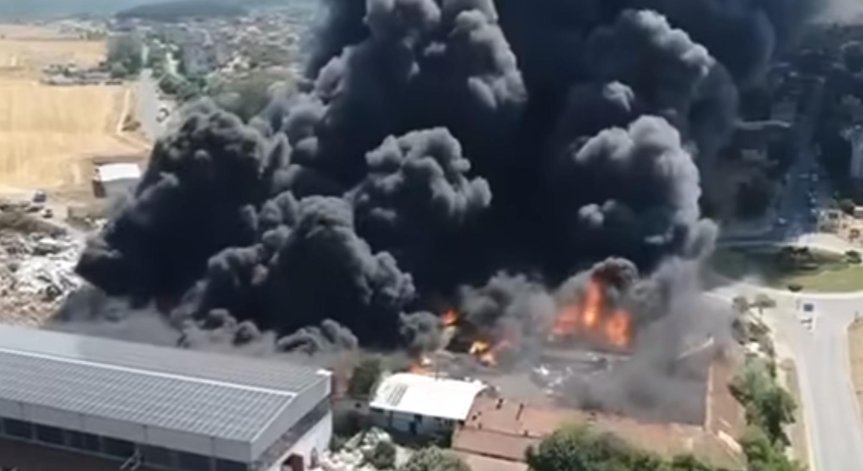 Евакуираните жители ще бъдат настанени в гимназията.