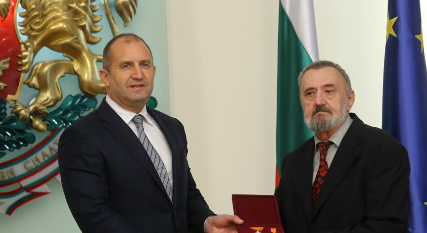 Почина писателят Петър Велчев