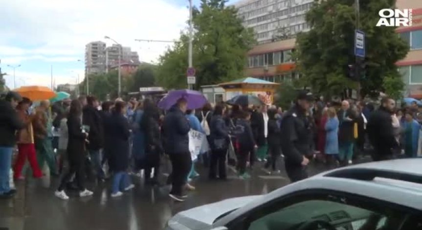 Педиатри на протест: Подават колективна оставка, ако не бъдат изпълнени исканията им