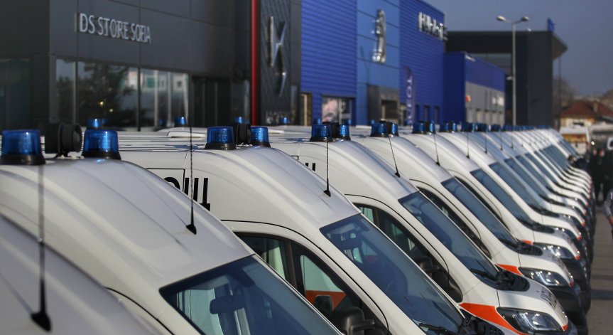 Тежки катастрофи белязаха петъчния ден, двама души са в болница след удар на 