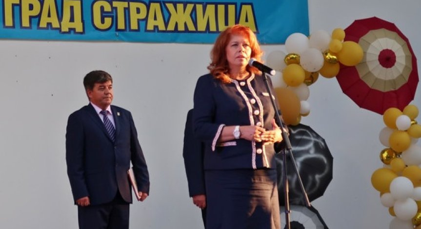 Йотова:  Нуждаем се от стабилно правителство, България трябва да е над егоизма и политиканстването