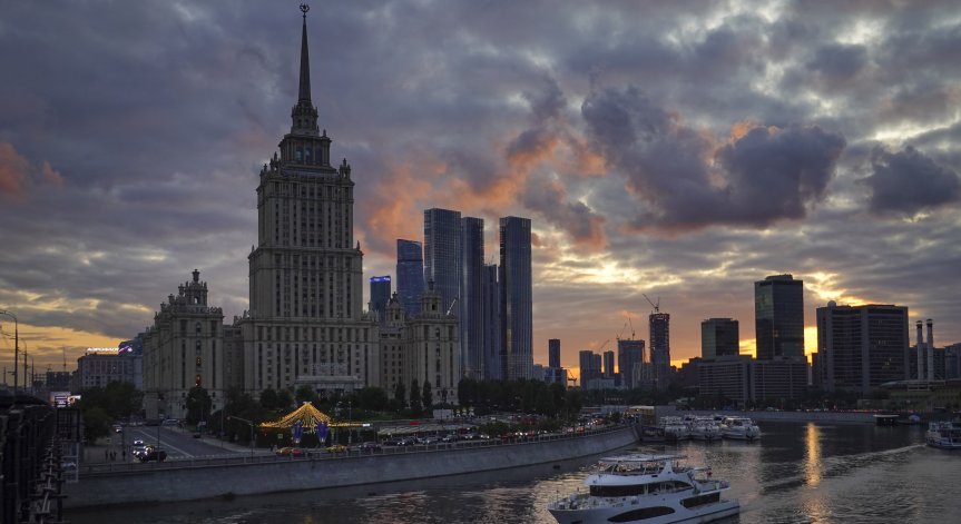 Русия: Прехванахме два американски дрона над Черно море, близо до Крим