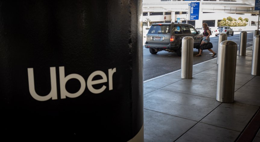 Скандалът се разраства: Стотици жени обвиняват шофьори на Uber в сексуален тормоз