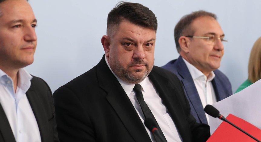Зафиров изрази своята признателност към младите социалисти.
