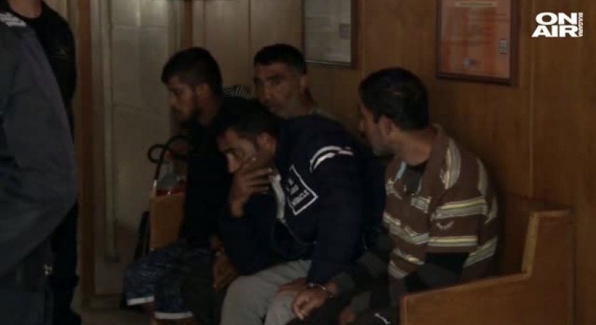 Постоянен арест за ромите, нападнали полицаи в Сливен