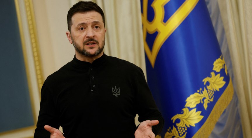 Важно е да застанем на масата за преговори силни, каза Зеленски.